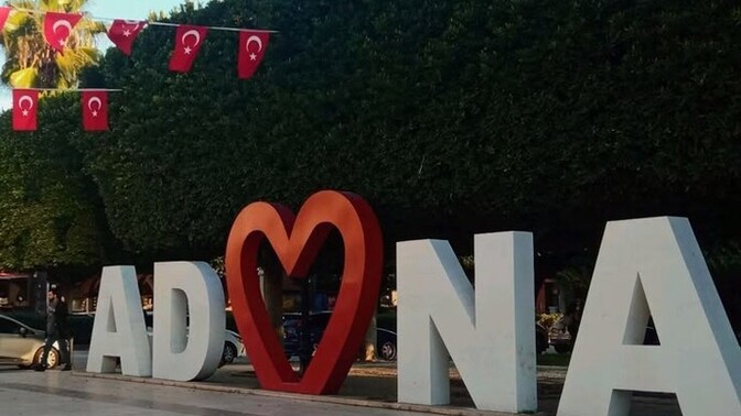 Sitede Adanalı var mı?