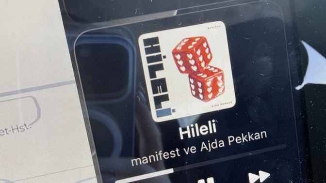 Takıntılı olduğunuz bir şarkı ya da şarkıcı var mı?