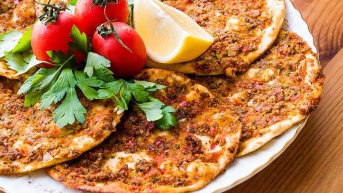 Çiğ köftenin yanına ne gider? Çiğ köftenin yanında ne yenir?