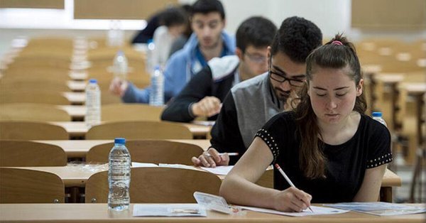 Sınava Girecekler Dikkat! YKS'de Hangi Eşyalar Yasak? 