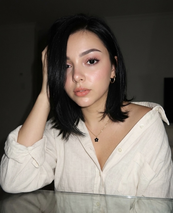 Bu kadın Ebru Gündeşe benziyor mu?