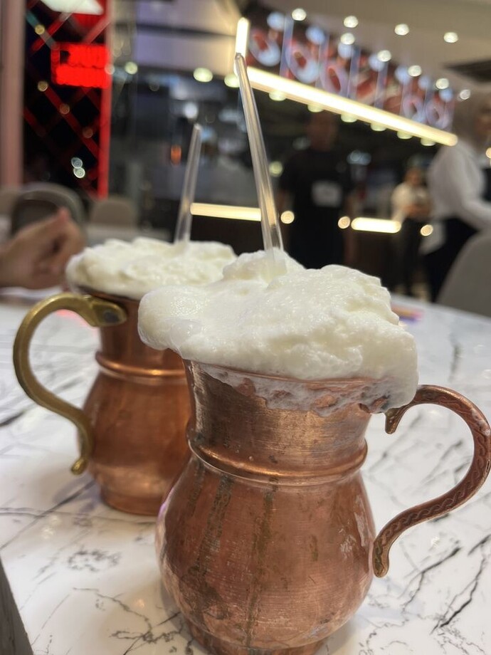 Ayran sever misin?
