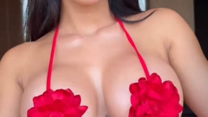 Değişik ve dikkat çekici bikiniler giyenler gerçekten ilgi çekmeye mi çalışıyor?