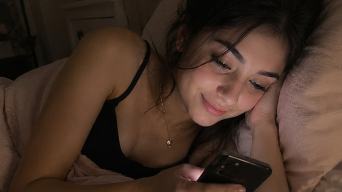 Gece uzun uzun sohbet edebildiğin kişiyle aşk yaşanır mı?