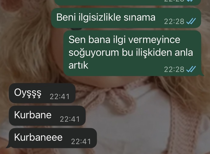 Sevgilim hep geç yazıyor kendimi zorla konuşturuyormuş gibi hissediyorum sizce napmaliyim?