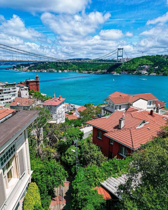 İstanbul'da yaşamak nasıl bir his? Oraya yerleşmek istiyorum, kadın başına yapabilir miyim?