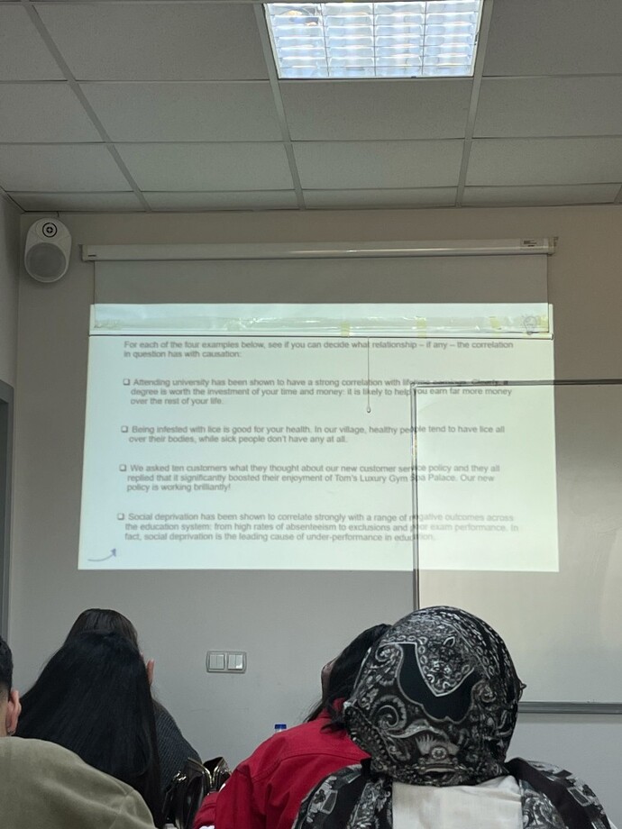 İngilizce bilen ve İngilizce İşletme okuyan biri hangi konularda, nasıl yardımcı olabilir?