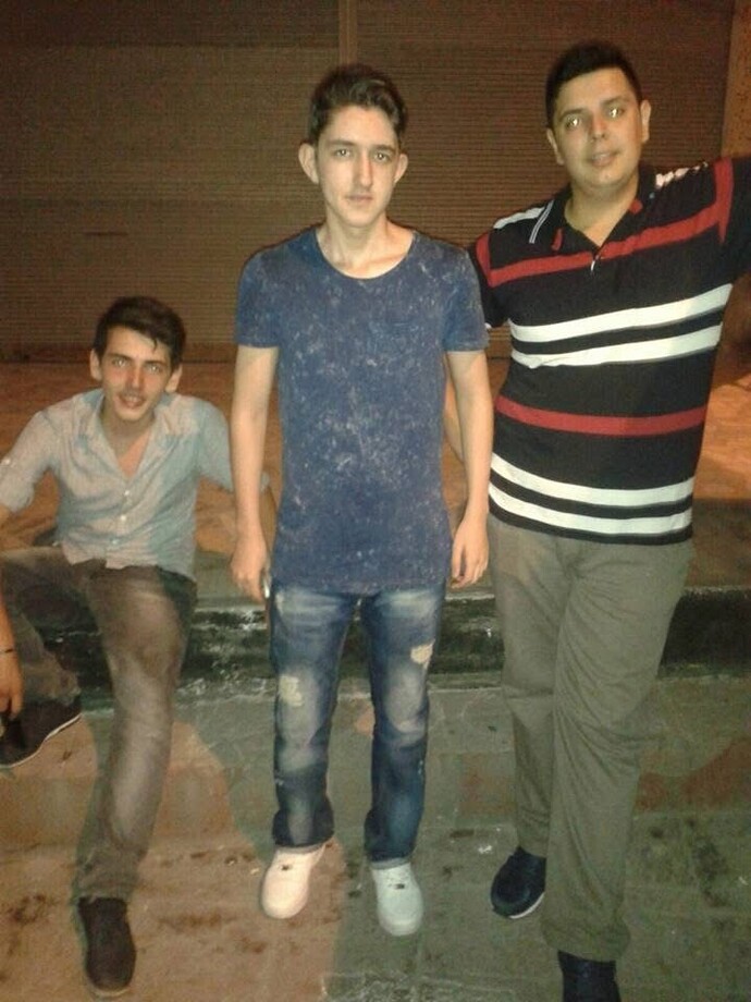 Albümünde ergenlik yıllarına ait fotoğrafları görüyor musun?