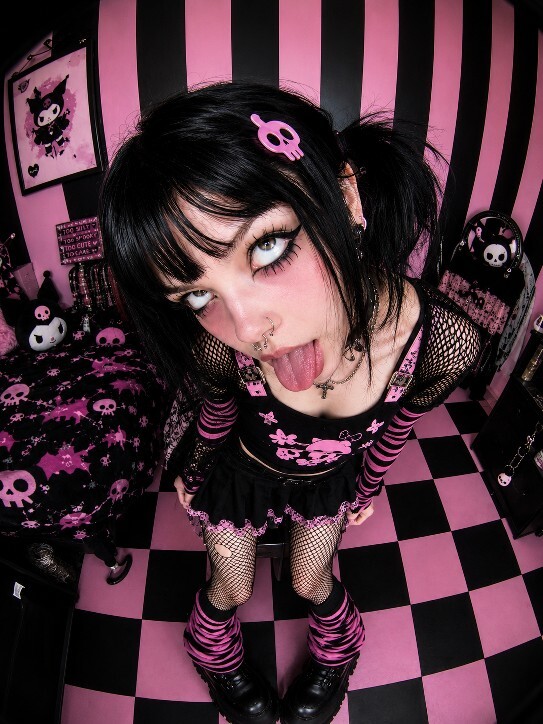 Gotik insanlar sence itici mi?