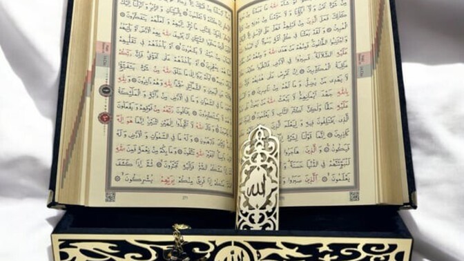 Bu çağda çok büyük fitneler koptuğu için Allah cc Müsluman (mümin) kullarına yardim ediyor imanlarını kurtarmada sizce?