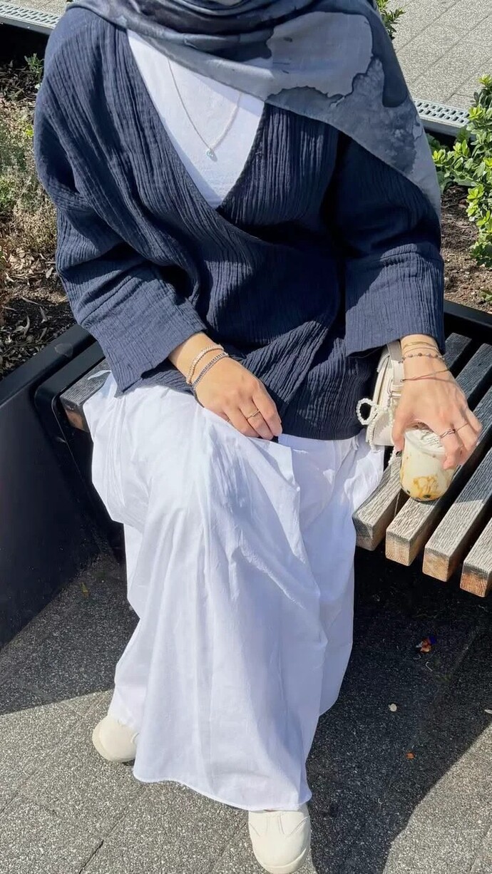 Bir giydiğini bir daha giyer misin?