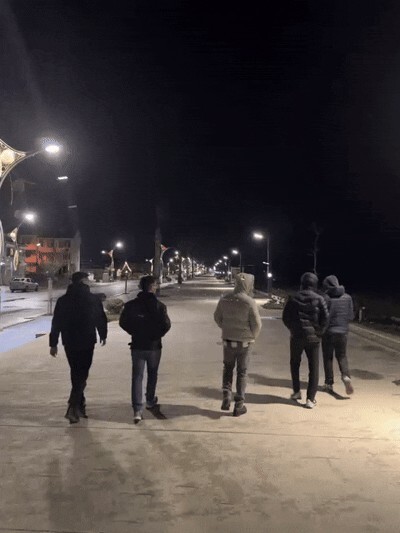 5 profesörle oturursan 6. sen olur musun?