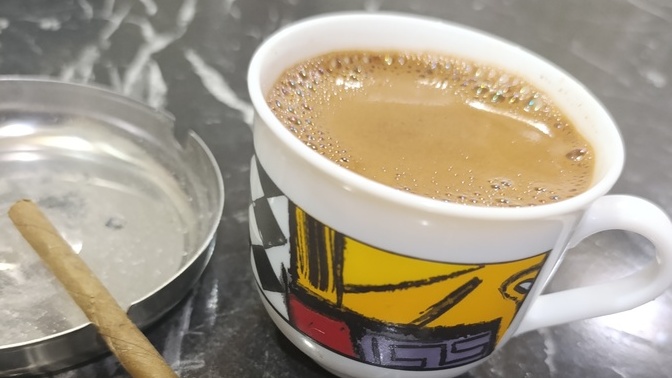 Siteden kiminle kahve içmek istersiniz?