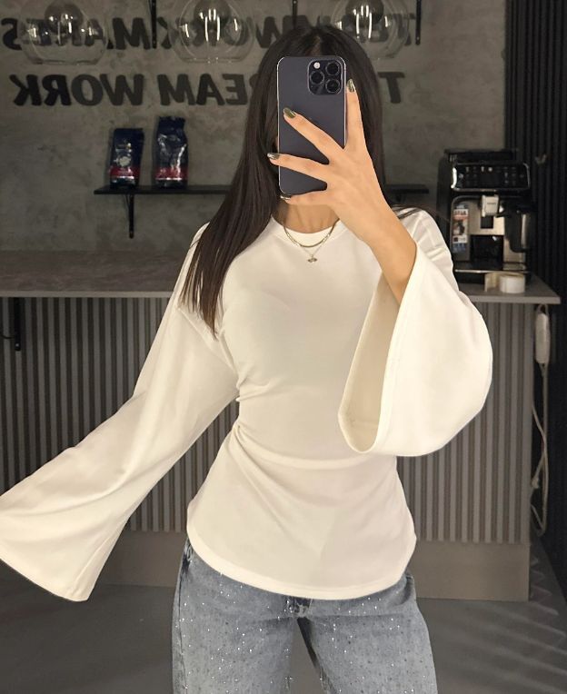 Bu bluz ilk buluşma kombini için sizce uygun ve çekici duruyor mu?