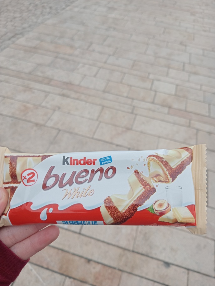 Yeni aşkım... kahvenin yerine geldi kendisi