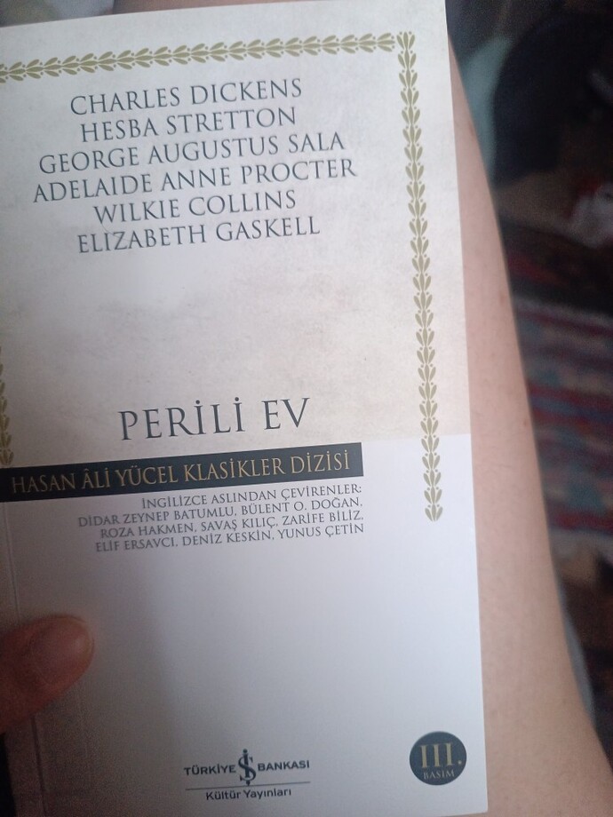 Tam 500 yeni arkadaş! Kitap istifi yapmak kötü bir şey mi?