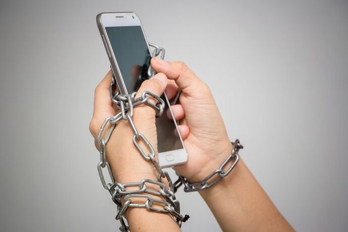 Telefonunuza dokunulmasından rahatsız olur musunuz?