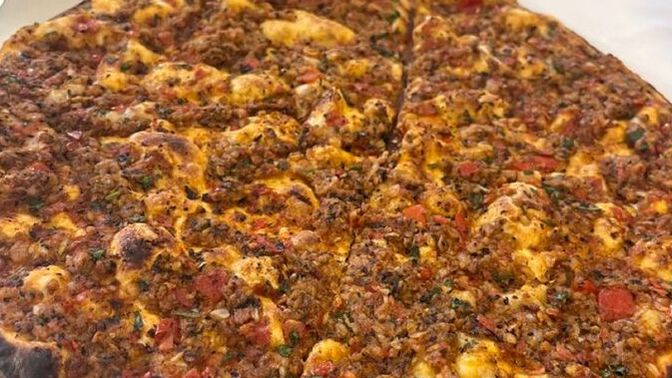 Lahmacuna mayonez sıkar mısın?
