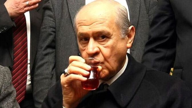 Sevgilinle birlikte evinde film izler misin?