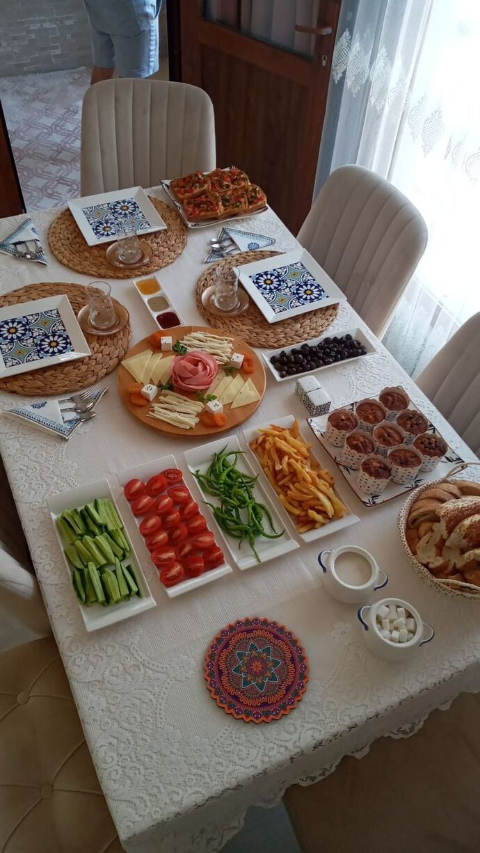 Sabah işe giden eşe kahvaltı hazırlamak kadının sorumluluğu mudur?