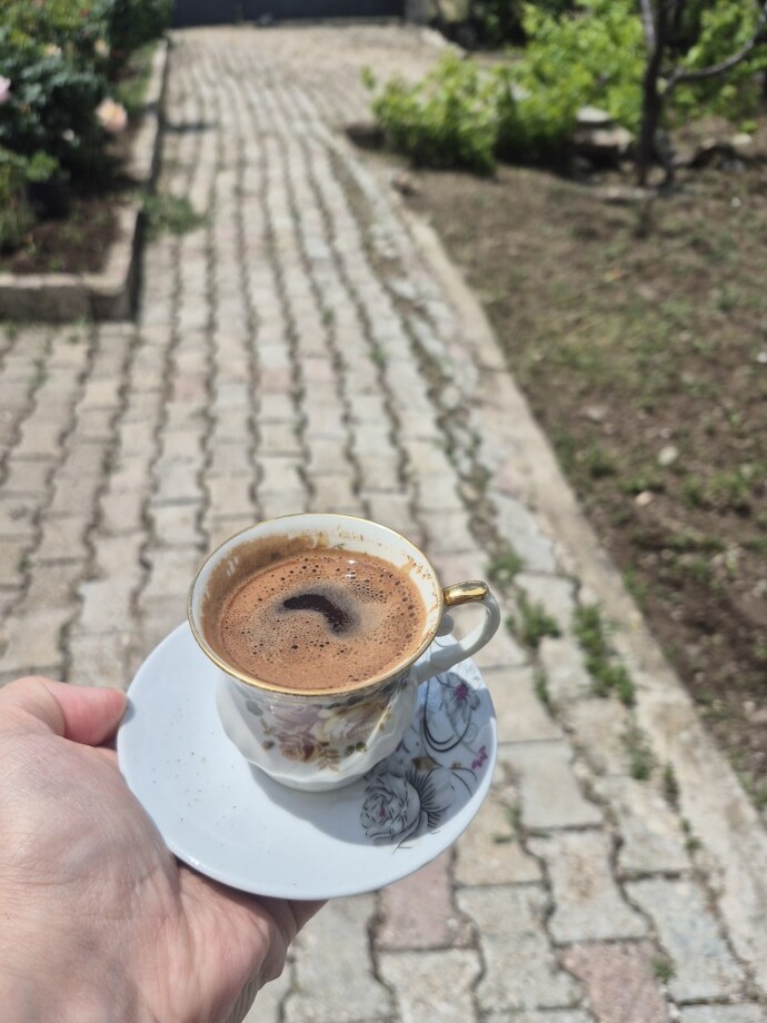 Sizin gününüz nasıl geçiyor, ben izin gününde bağ evinde keyif yapıyorum siz ne yapıyorsunuz?
