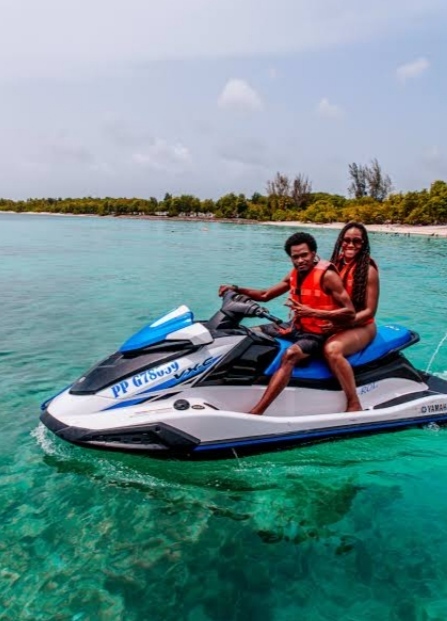 Sevgiliniz /eşiniz karşı cinsin kullandığı jet skiy e binebilir mi?