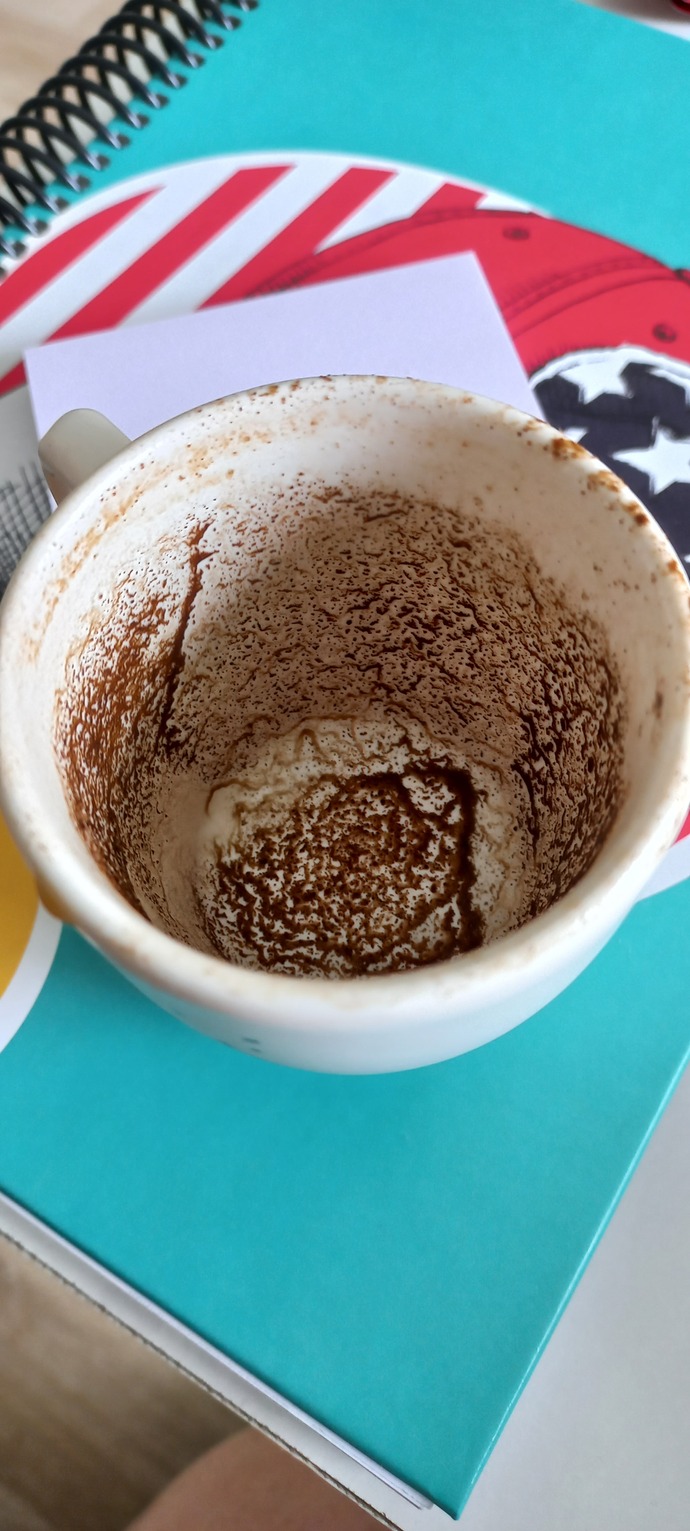 Kahve fali bakabilen var mi? kahveme bakar misin?