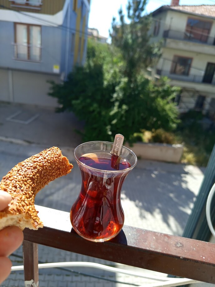 Çay simit ikilisi mi? Poğaça simit ikilisi mi?