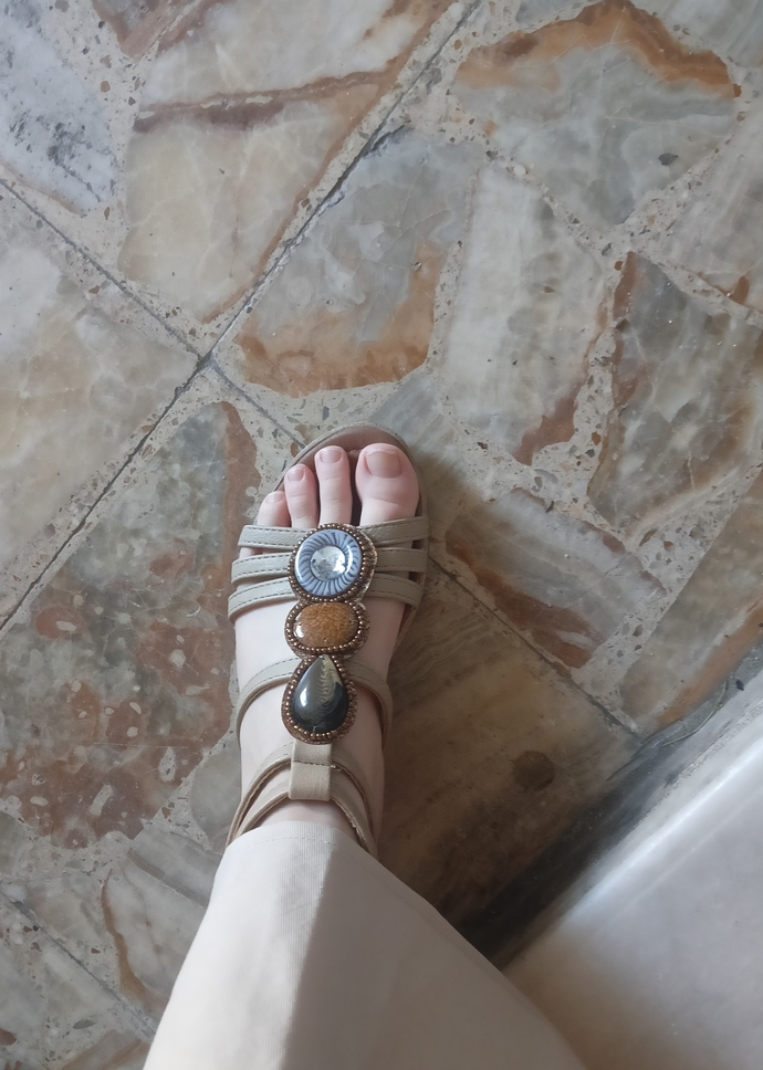 Sandalet dar mı sizce bana?