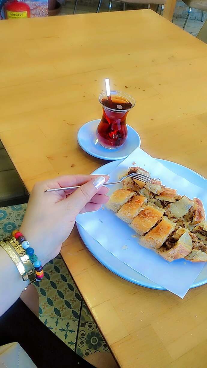 Yemek yerken telefon ile konuşur ya da yazışırmısınız?