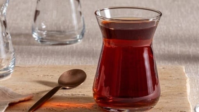 Resimdeki gibi aynı bardaktan ben şimdi bi çay bardağı kadar bira içsem şimdi canım istedi kafa yapar mı?