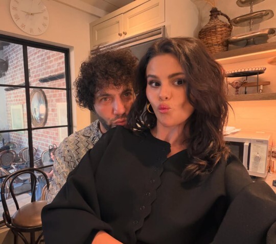 Ne zamandır Selena Gomezi paylaşmıyorum benim neyim var? Yoksa bu bir şaka mı?