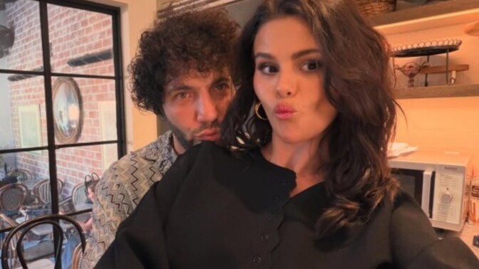 Ne zamandır Selena Gomez'i paylaşmıyorum benim neyim var? Yoksa bu bir şaka mı?