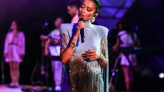 Bana, geceye , ve umudunuzu solduranlara bir şarkı bırakır mısınız?