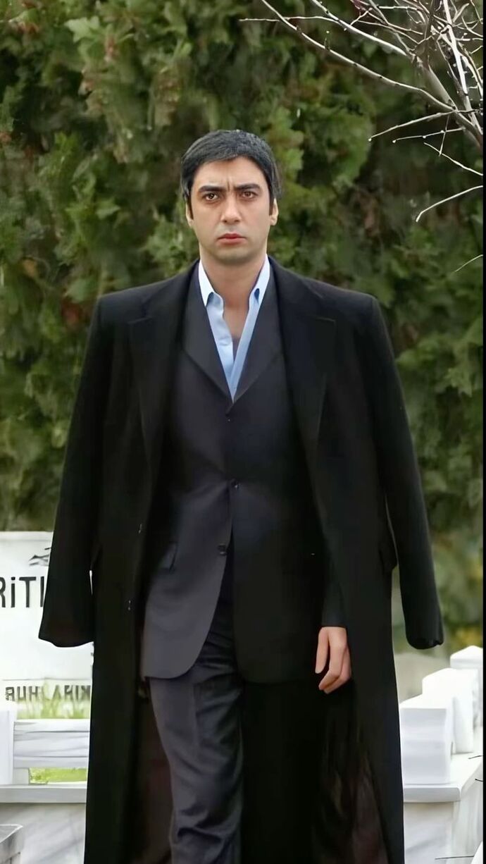 Polat Alemdar mı, Eşref Tek mi?