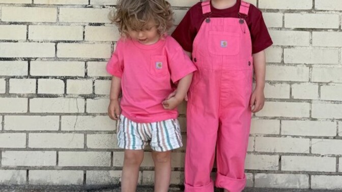 Erkek çocukları da pembe renk 💓 giyebilir mi?