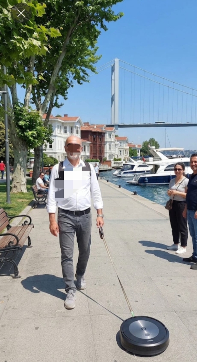 Robot süpürgemi, motivasyon olsun diye , gezmeye çıkarsam millet garipser mi, tepki alır mıyım?