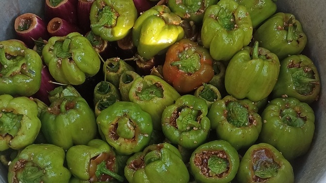 15 kişilik misafir yemeği menüm nasıl, taze fasulye dolma ve firikli pilav yeter mi?