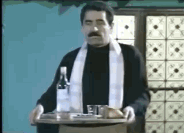 Sizin icin ozel çilingir sofrası kuran, rakıyı birlikte secerek içtiğiniz biri var mı?