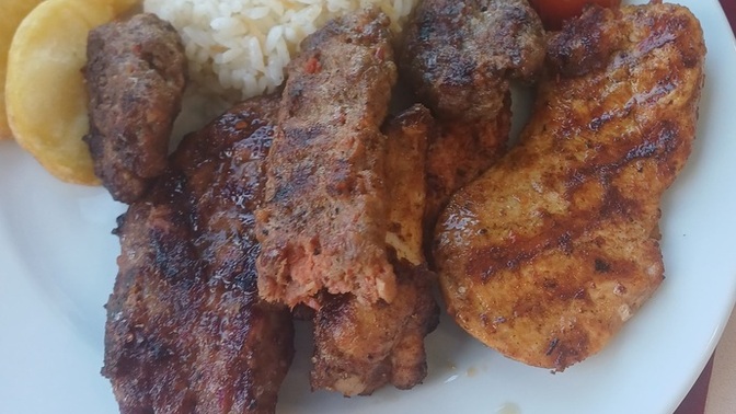 Senin favori yemeğin ne, en çok hangi yemeği yemeyi seviyorsun?