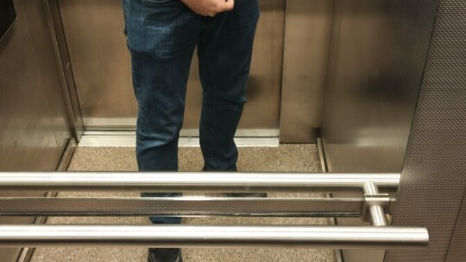 Günaydın, bugün gerçekten kilolu mu görünüyorum yoksa kafam mı bozuldu?