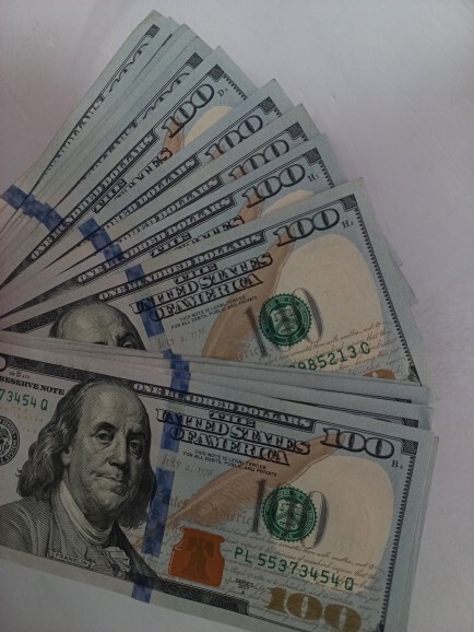 Aslında hangisi daha önemli, aşk mı para mı ve neden?