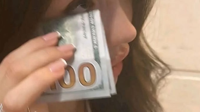Parayı sonradan bulan bir kadın ilk neresini yaptırır?