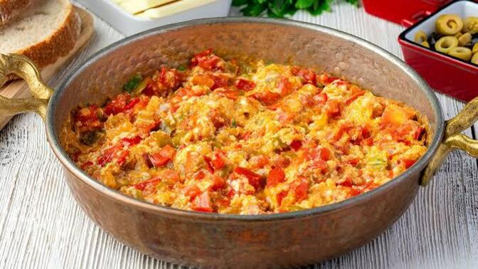 Menemen çatalla mı yenir, ekmek banarak mı?