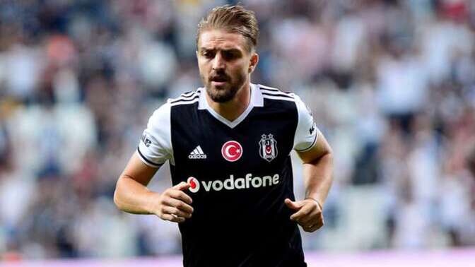 Caner Erkin futbolu bıraktı! Sizce Caner Erkin iyi bir futbolcu muydu?