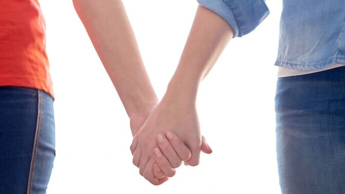 Sevgiliyle el ele tutuşarak dolaşmak itici mi bulunuyor?