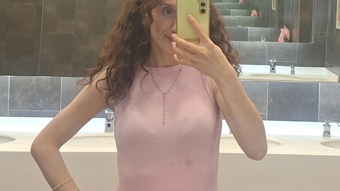 29 yaşından sonra pembe giyinmek çocukça mı, sizce nasıl duruyor?
