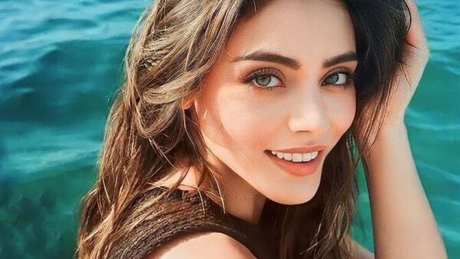 Sıla Türkoğlu mu Afra Saraçoğlu mu daha güzel?