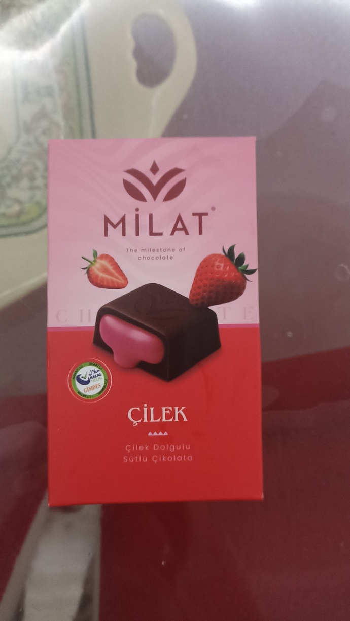 Çilekli çikolatalı tatlı önerisi arıyorum, favori markanız ya da tarifiniz ne?