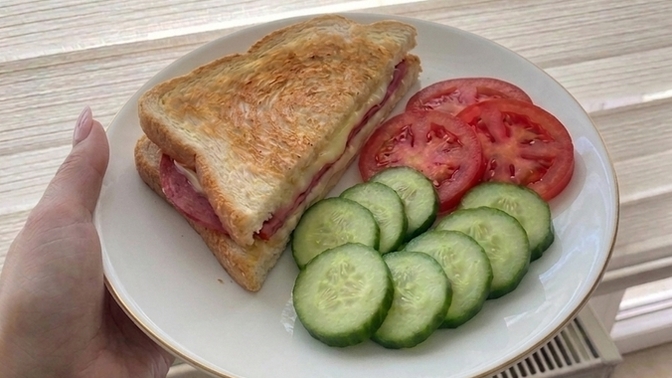 Tost sever misiniz, en çok hangi tost çeşitini yiyorsunuz ve nasıl hazırlıyorsunuz?